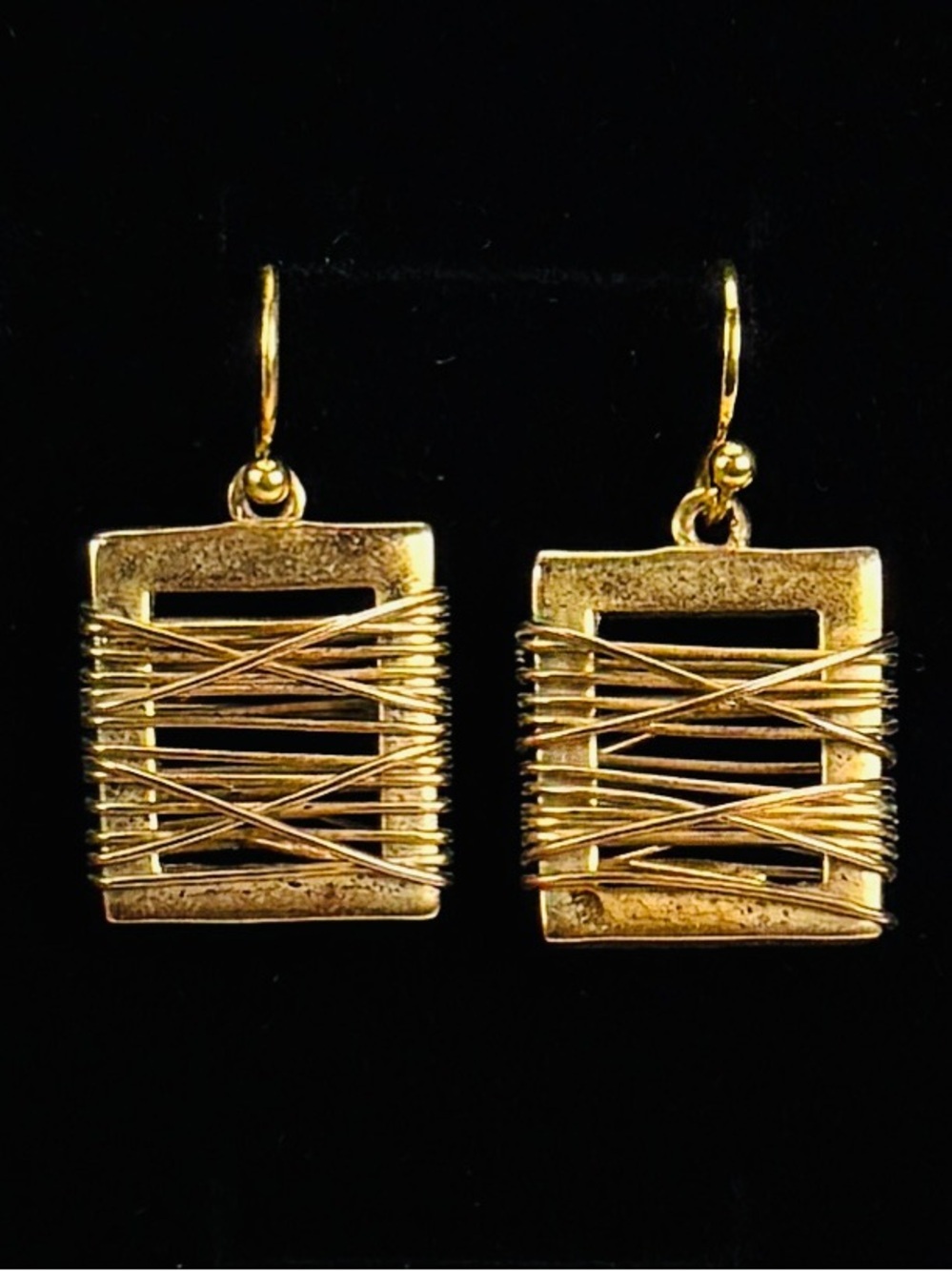 Vintage aged goldtone, brutalist square wire wrapped pierced earrings ￼